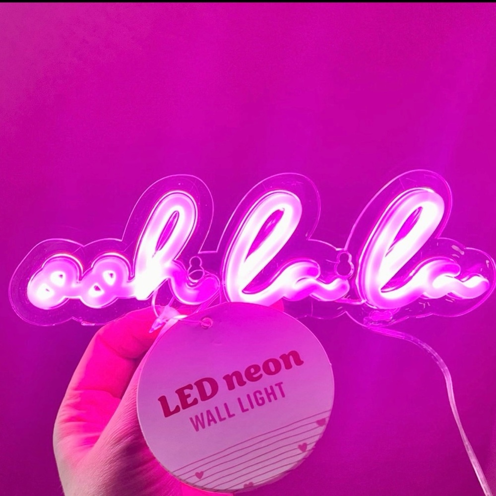 Target Bullseye Playground LED Neon ‘ooh la la’ Wall Light!